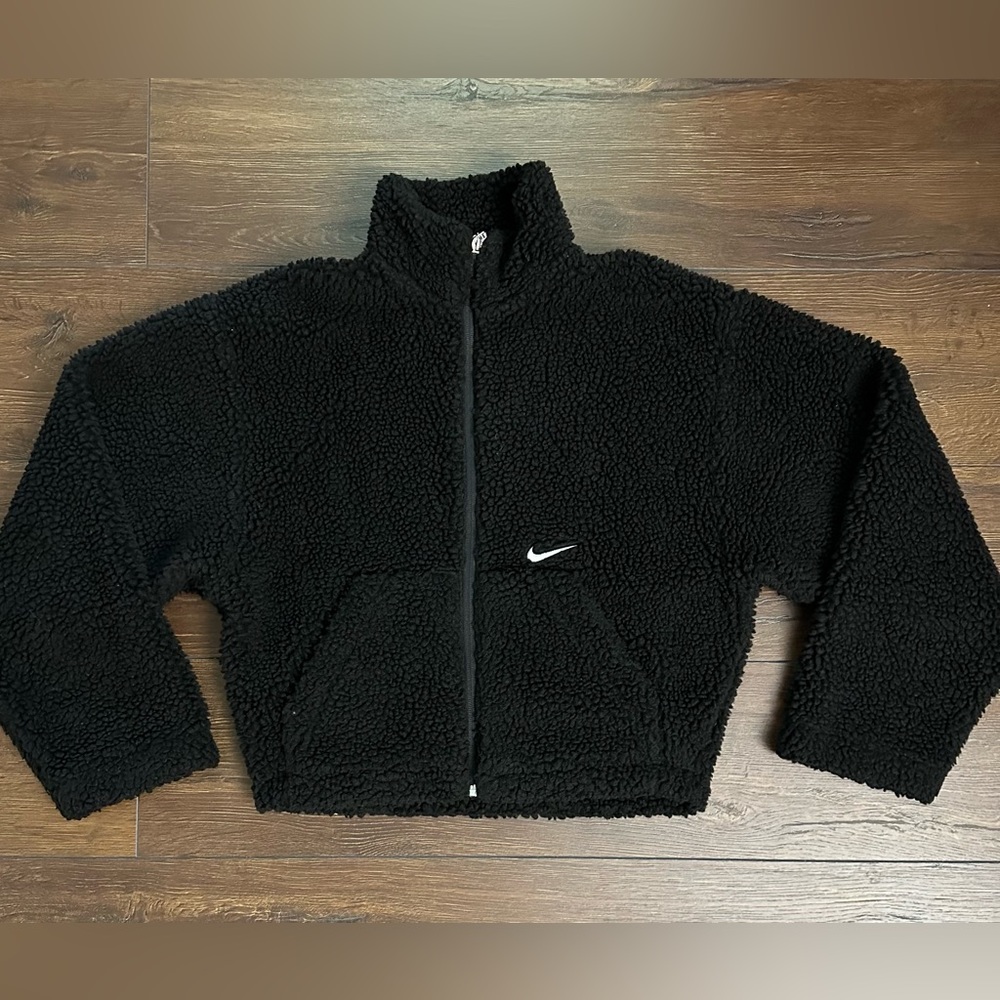 Nike Sportswear Swoosh